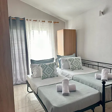 Christina's * Skiathos Chora