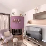 شقة Christina's