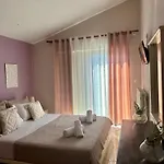 شقة Christina's
