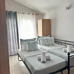 Christina's * Σκιάθος Πόλη